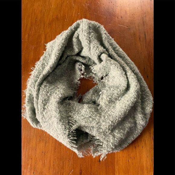 Mia and Tess light green infinity scarf OS - Picture 1 of 3